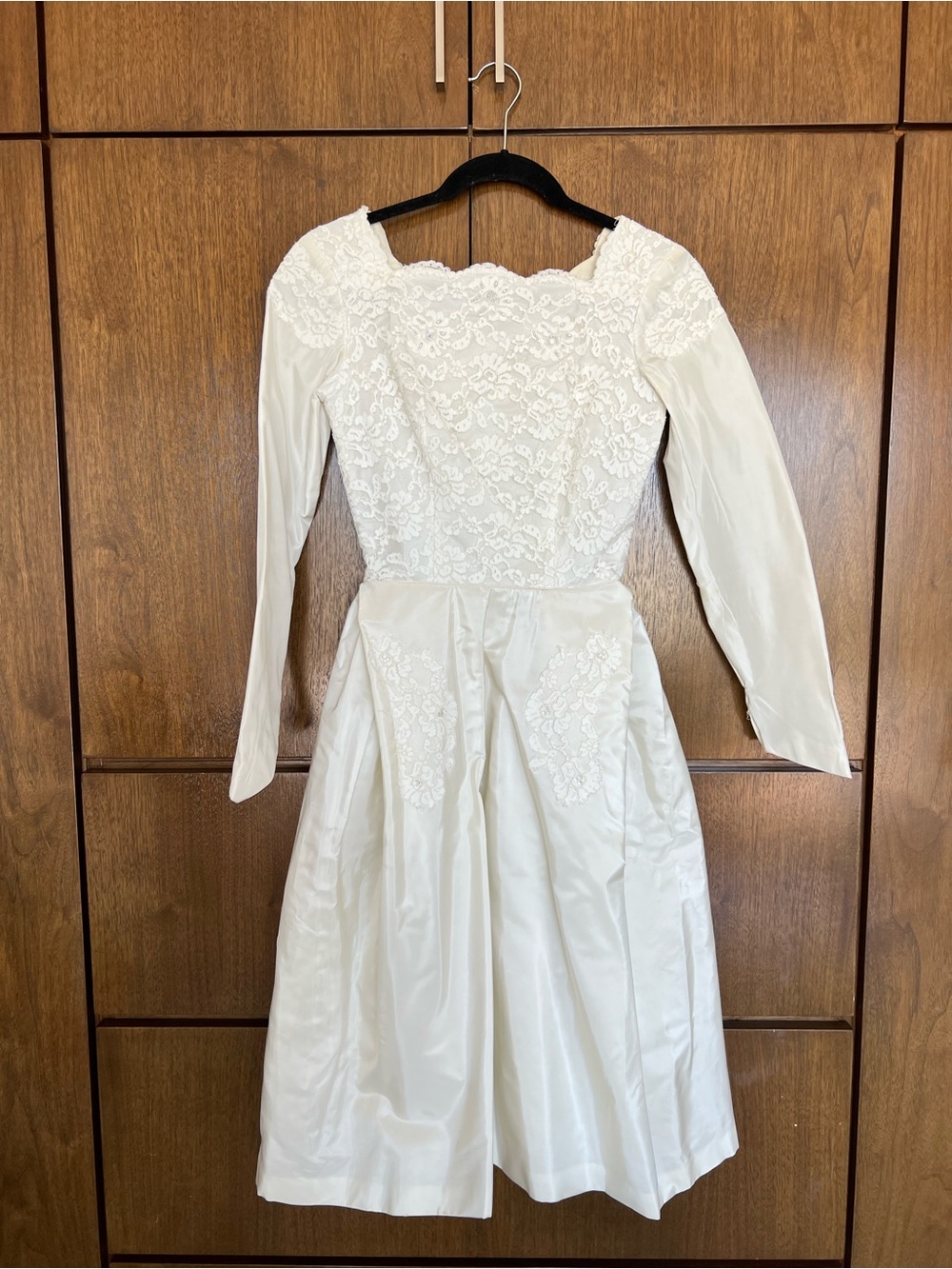Vintage White Lace Long Sleeve Wedding Dress